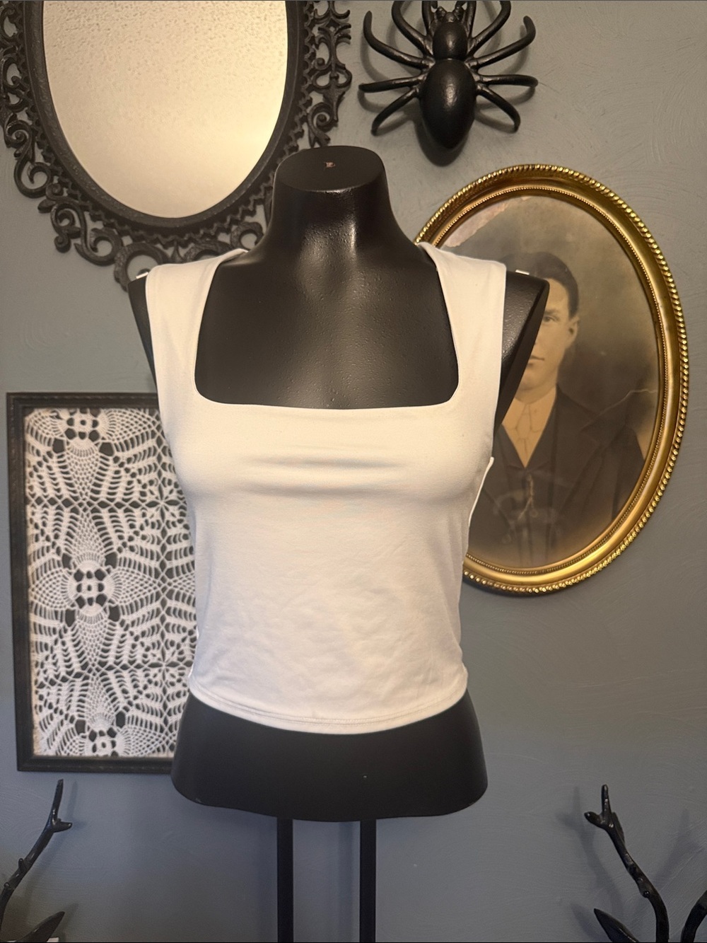 Live in the moment White Square-Neck Crop Top - Women's Minimal Tank